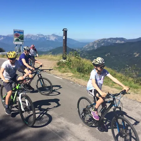 Agriturismo Braccicorti ファームステイ *